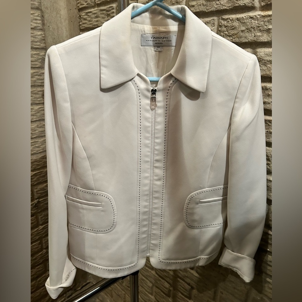 Tahari suit jacket, winter white/black, size 10P - excellent condition
